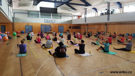 Cvičení pro ženy ve 2 sálech